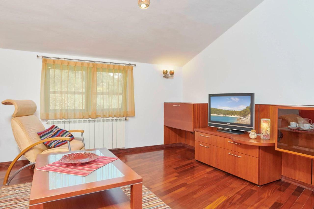 Villa Giardina Apartments Vinkuran Buitenkant foto
